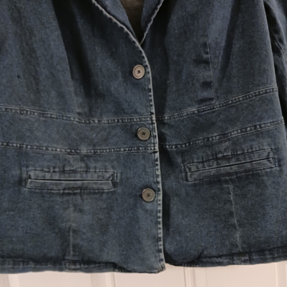 💜 Blue Jean Jacket. Women plus size with stretch. Size 22W-24W - Picture 4 of 8